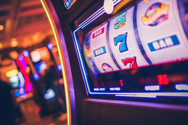 Explore Exciting Casino Games Through nha cai uy tin for Online Players